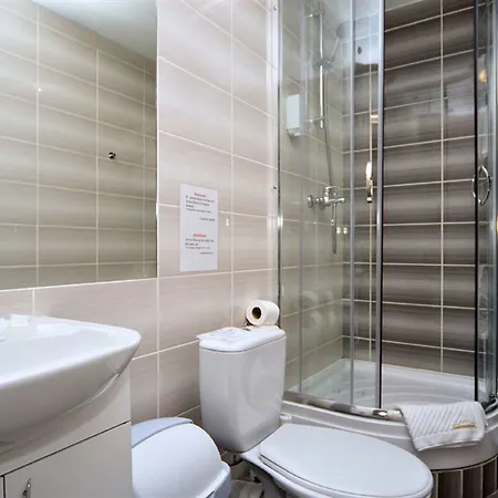 Golden Gate Hotel 3*